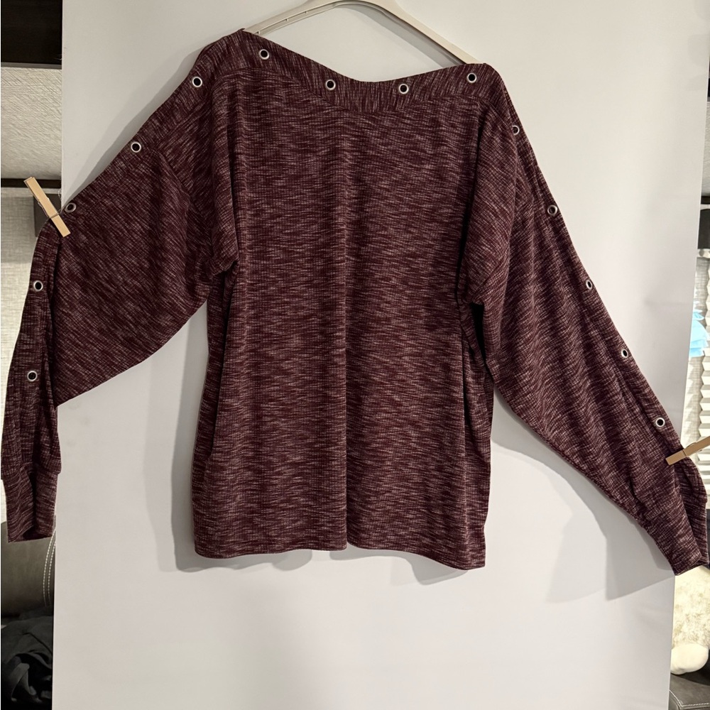 BKE Maroon Textured Top